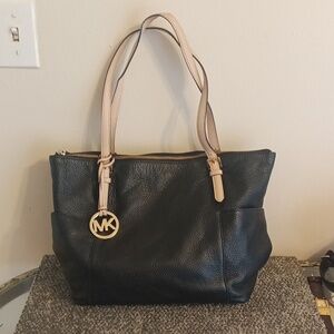 Michael Kors jet set y2k black grain leather tote beige handles